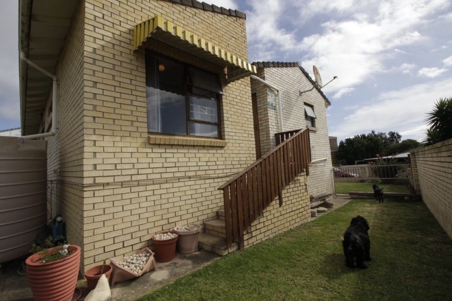 2 Bedroom Property for Sale in Wavecrest Eastern Cape
